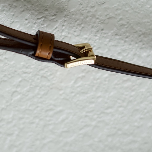 MK Michael Kors Logo Freya Brown Acorn Crossbody Bag NEW - Picture 14 of 15